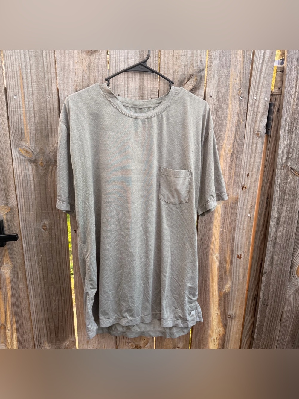 Vuori Short Sleeve Crew Pocket Tee Size XL